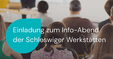 Person hält Vortrag vor anwesendem Publikum in hellem Raum